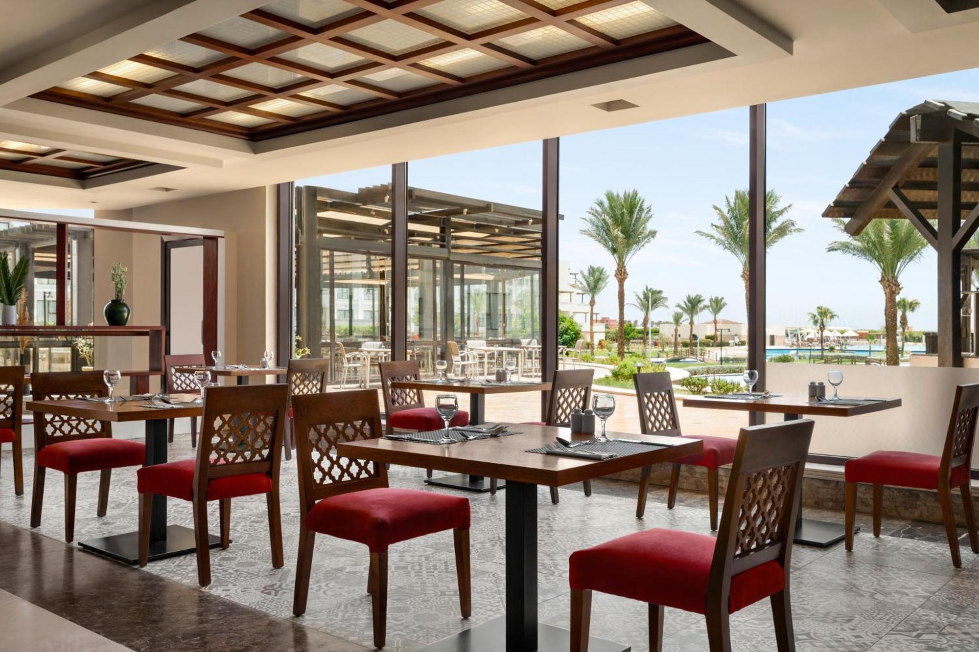 Movenpick Waterpark Resort & Spa Soma Bay Bagian luar foto