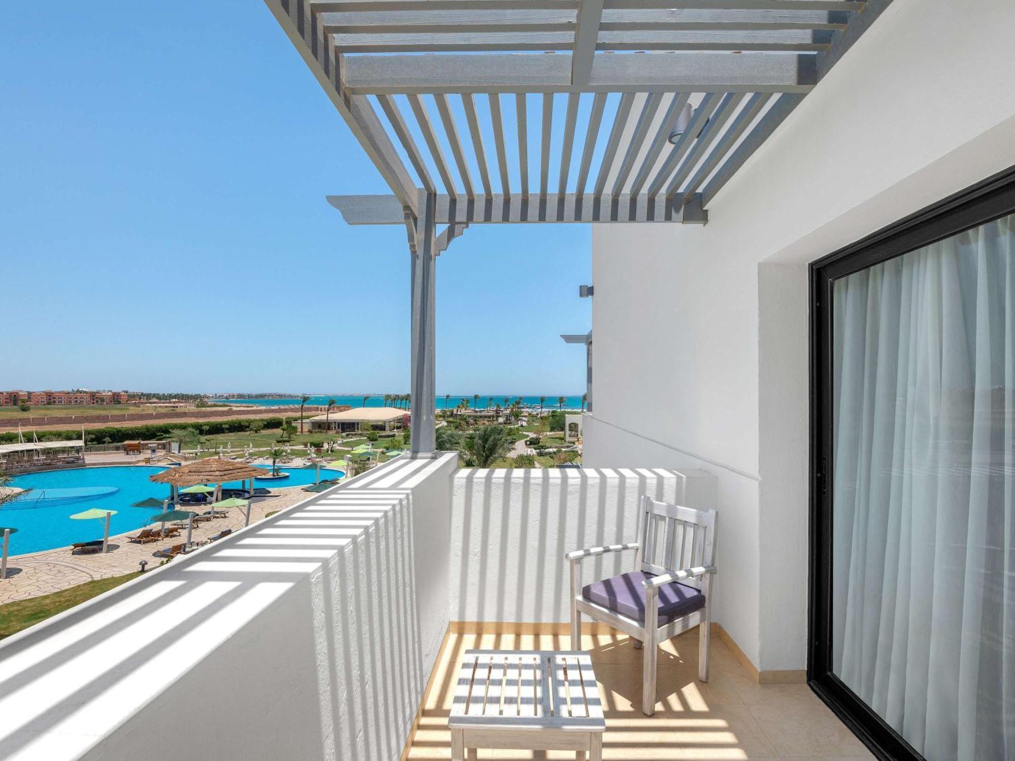 Movenpick Waterpark Resort & Spa Soma Bay Bagian luar foto